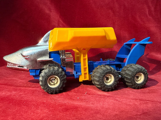 Camion jouet requin Motorame vintage