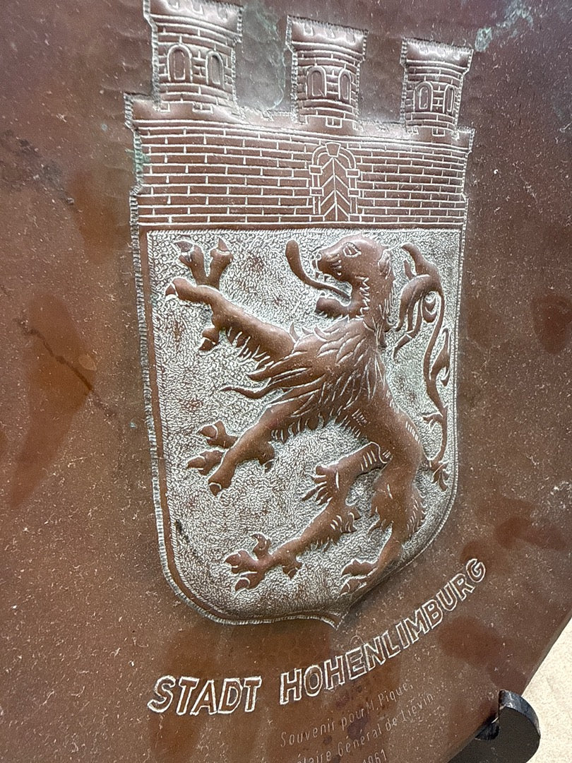 Assiette cuivre – Hohenlimburg – Ornement – Lion héraldique
