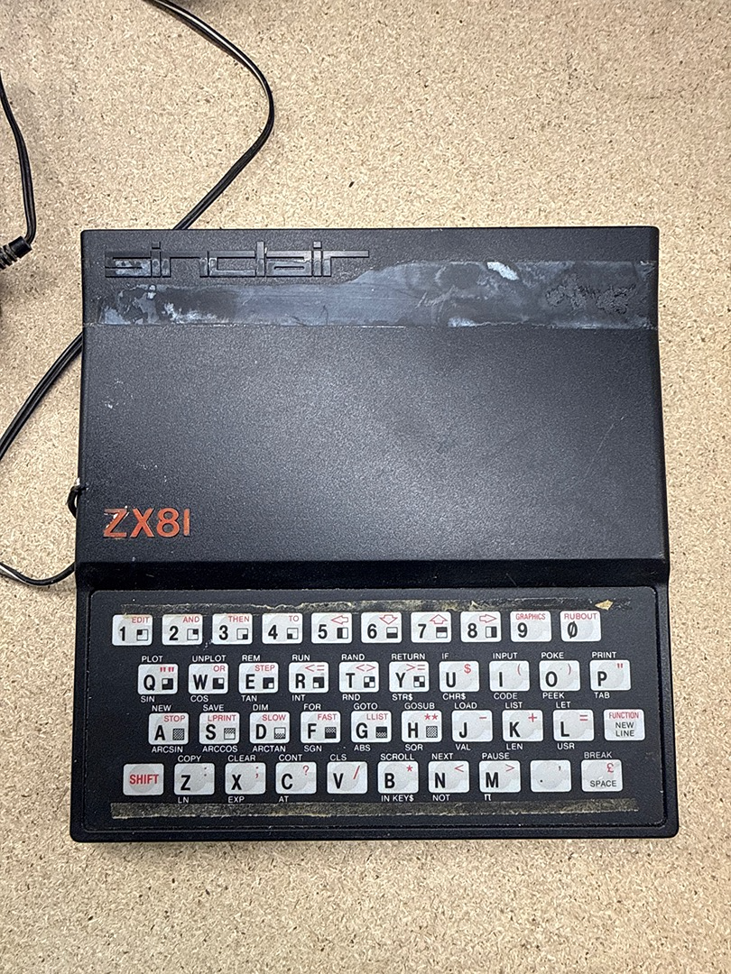 Console rétro Sinclair Zx81 avec extension Ram 16k et clavier