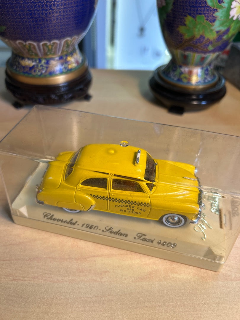 Taxi Chevrolet 1950 Solido - 1/43 - Jaune - 200g - Tbe