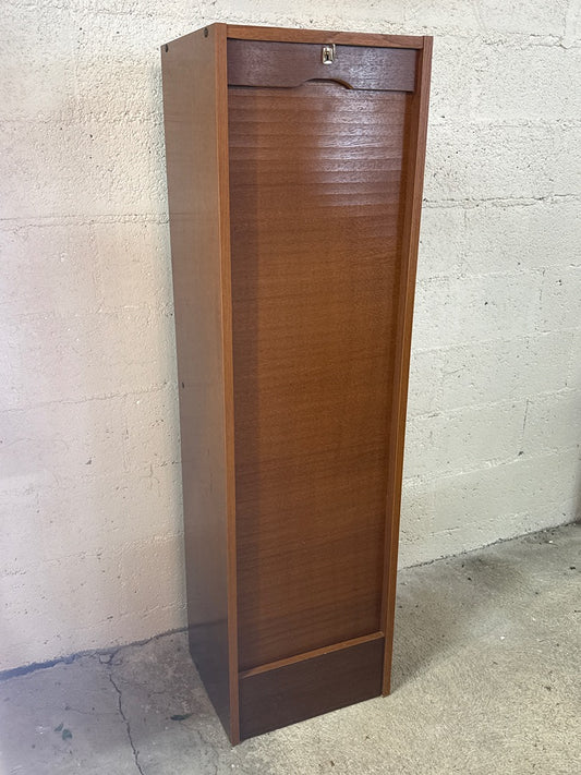 Meuble de rangement vintage – Colonne à rideau en bois