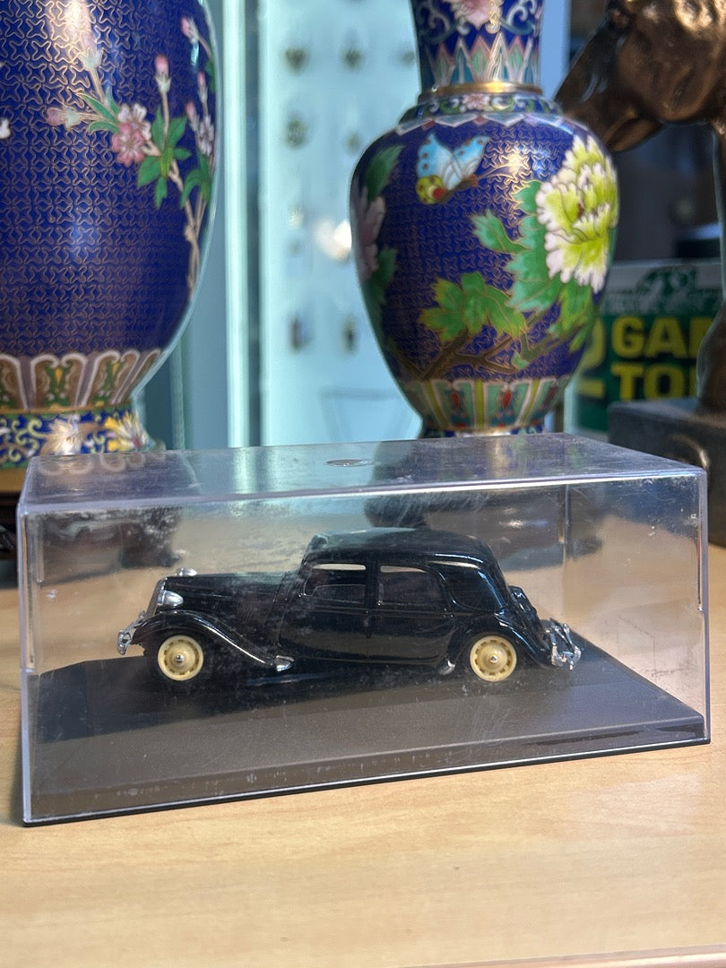 Citroën 15 Six Solido - 1/43 - Noir - 200g - Très bon état
