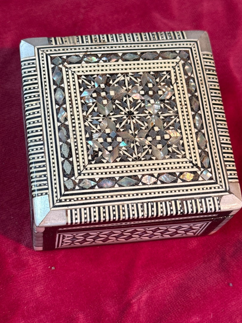 Boîte à bijoux – Y.h. – Décoration – Marqueterie nacre