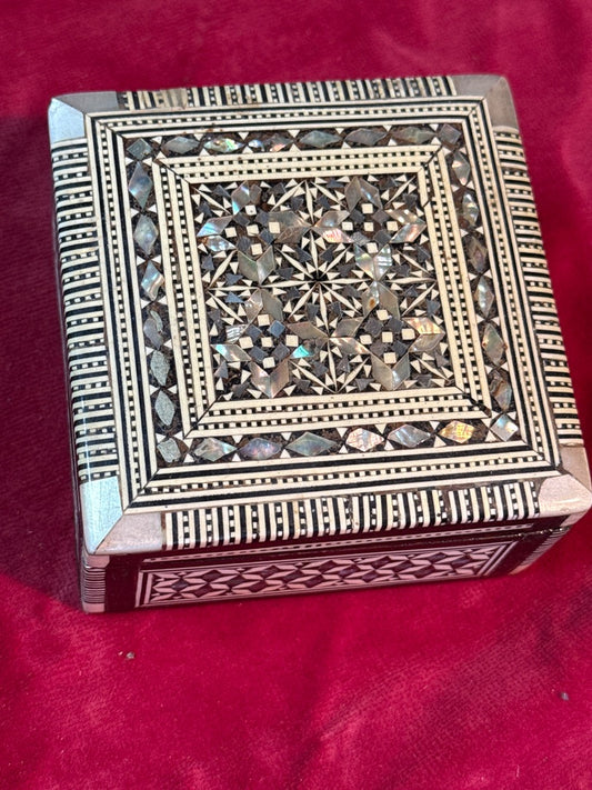 Boîte à bijoux – Y.h. – Décoration – Marqueterie nacre