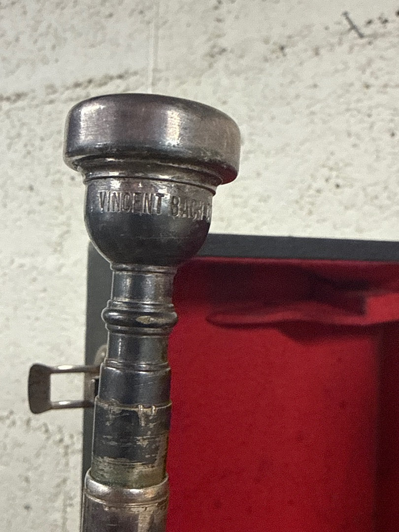 Trompette Couesnon – Ancien modèle argenté avec étui