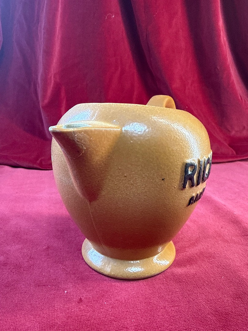Pichet Ricard Anisette en céramique ocre, lettres en relief