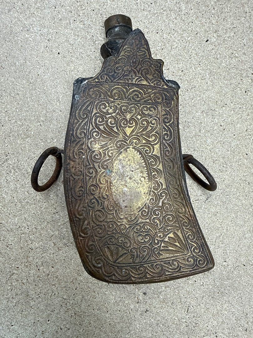 Poire À Poudre – Sans Marque – Bibelots – Métal Doré Gravé
