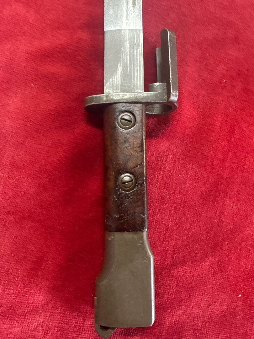 Baïonnette militaire – Arme blanche avec fourreau