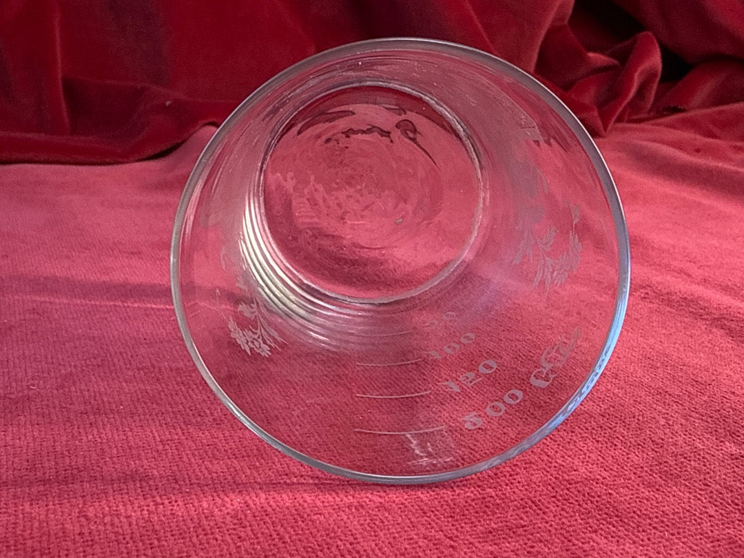 Verre de cure gradué Cauterets, décor gravé du lac de Gaube