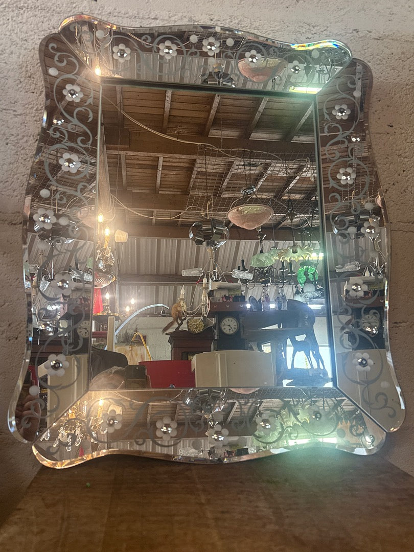 Miroir ancien – Style Vénitien gravé et fleurs