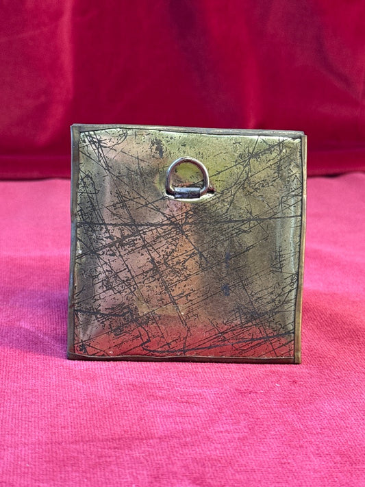 Petit miroir mural carré en métal doré, hauteur 9 cm