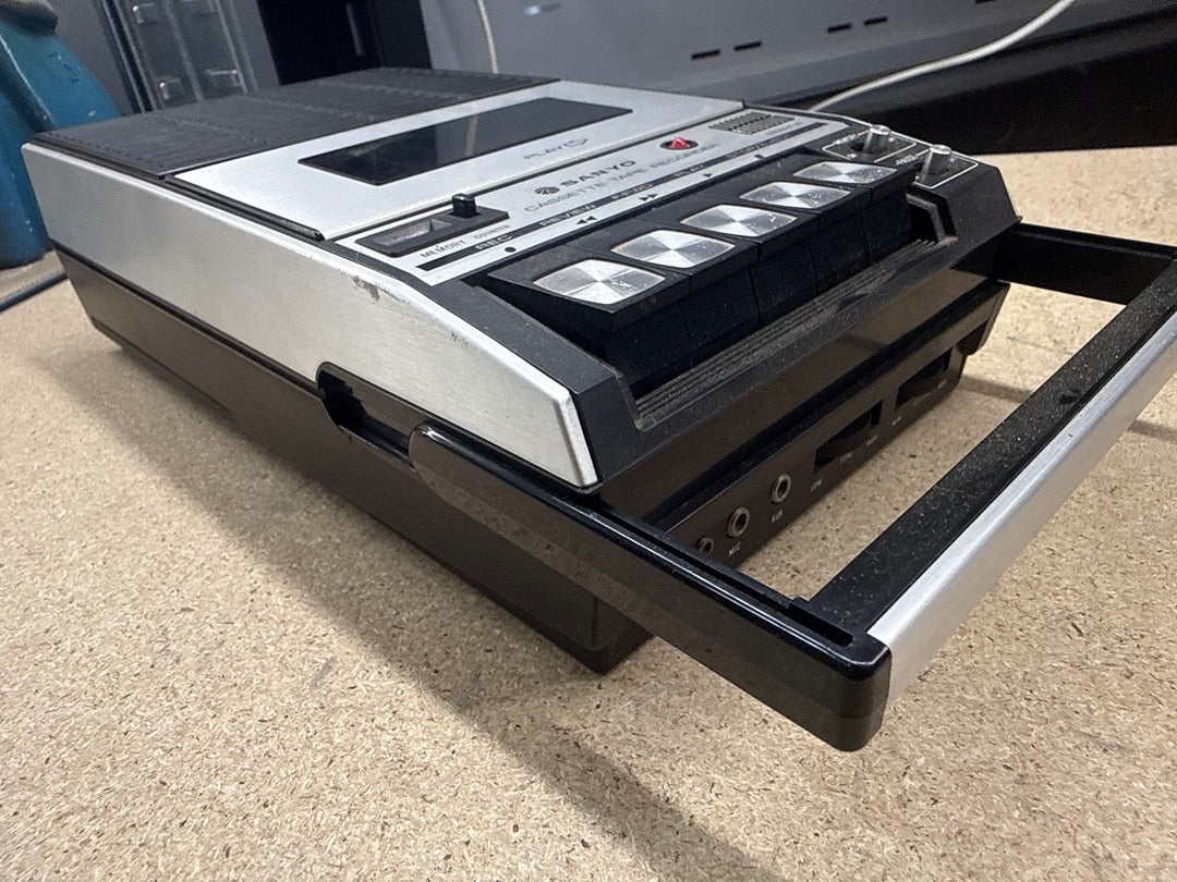 Lecteur cassette – Sanyo M 2533 – Audio – Vintage noir argent