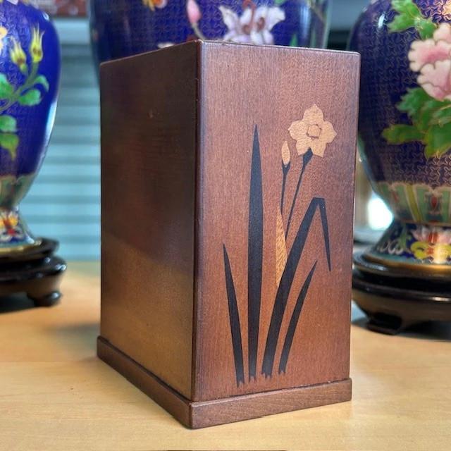 Cabinet Miniature Marqueterie bois Représentant le Mont Fugi