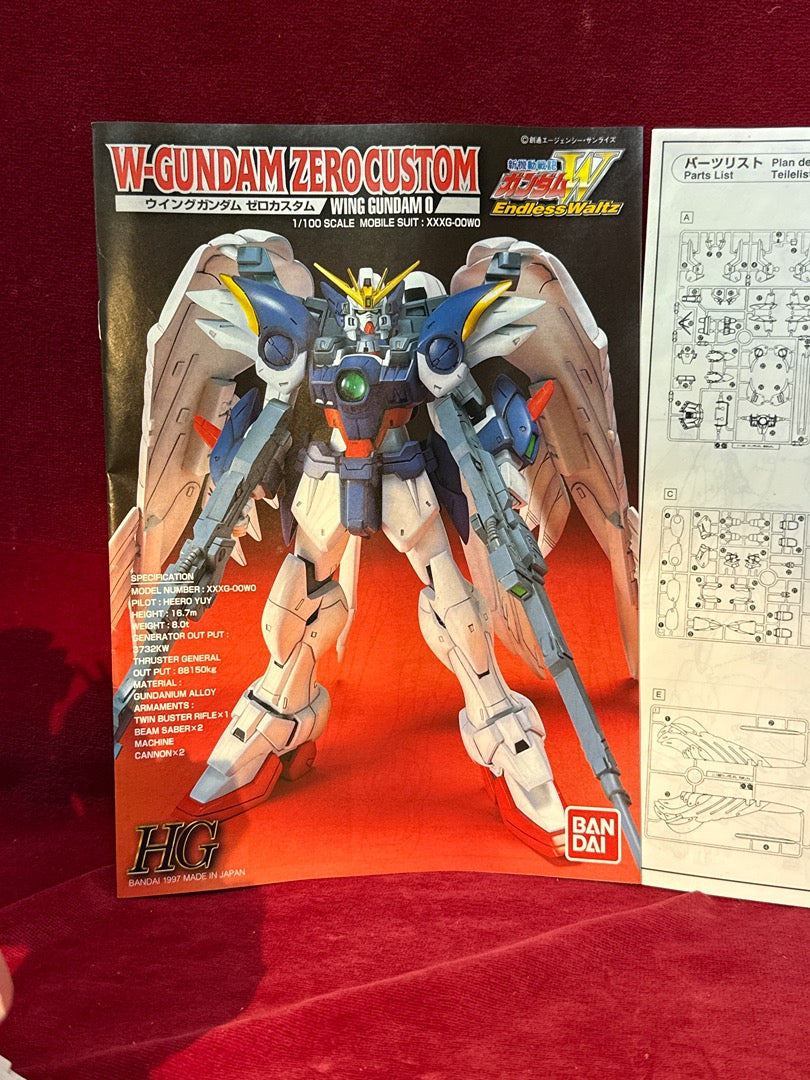 Figurine Wing Gundam Zero Custom Bandai