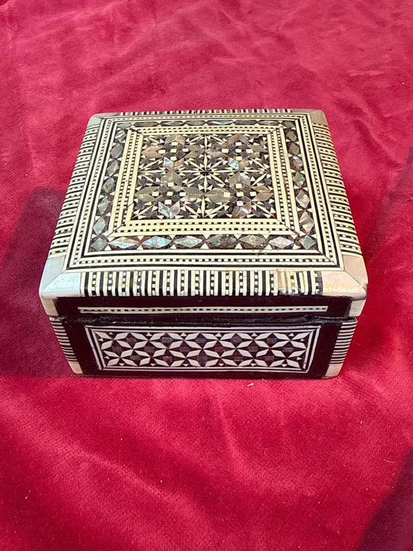 Boîte à bijoux – Y.h. – Décoration – Marqueterie nacre