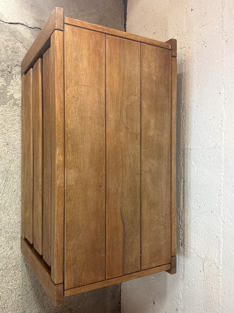 Commode en bois – Meuble de rangement vintage