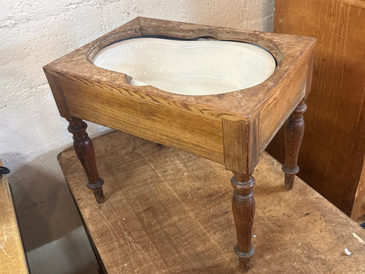 Meuble ancien – Banc de toilette en bois