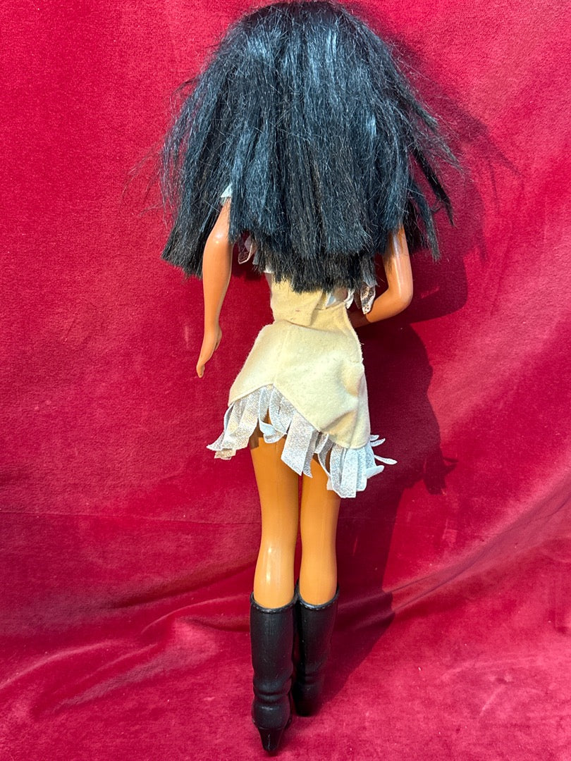 Figurine Poupée Pocahontas Mattel 1976