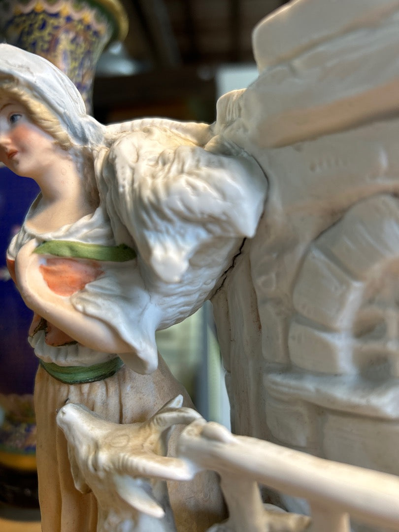 statuette vase Erphila porcelaine femme chèvre Allemagne