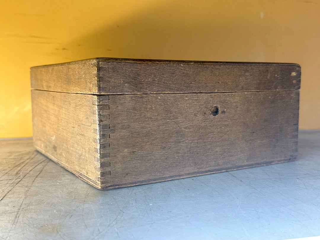 Boîte ancienne en bois – Boîte de rangement vintage