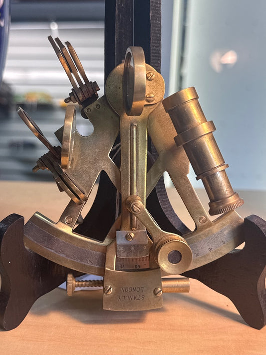 Sextant – Stanley London – Collection – Laiton