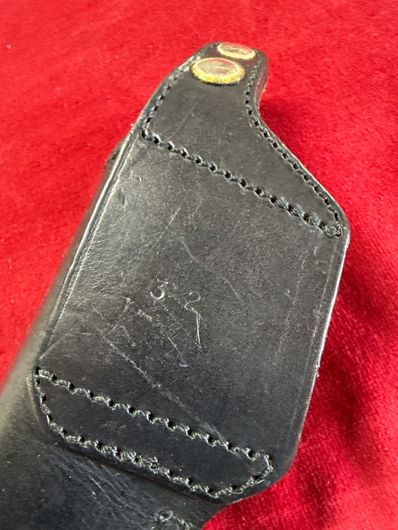 Étui – Holster en cuir noir