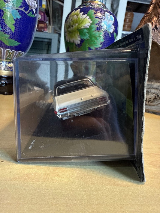 Voiture miniature – Opel Diplomat V8 – Collection – Blanche et noire