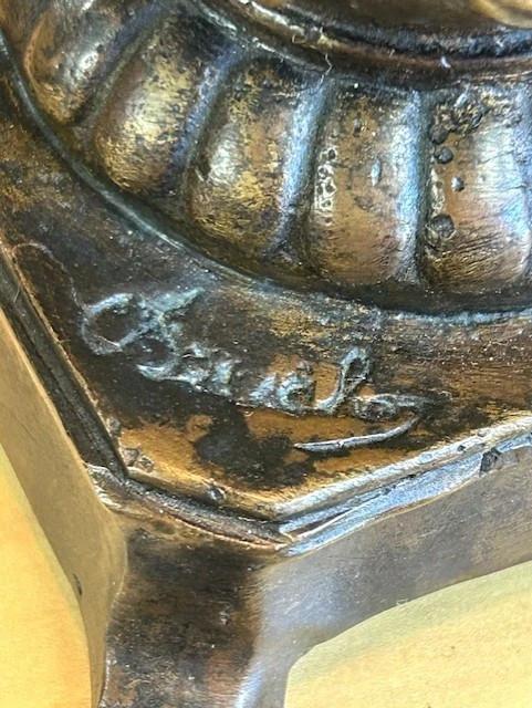 Bronze signé Représentant Un Angelot Jouant De La Mandoline