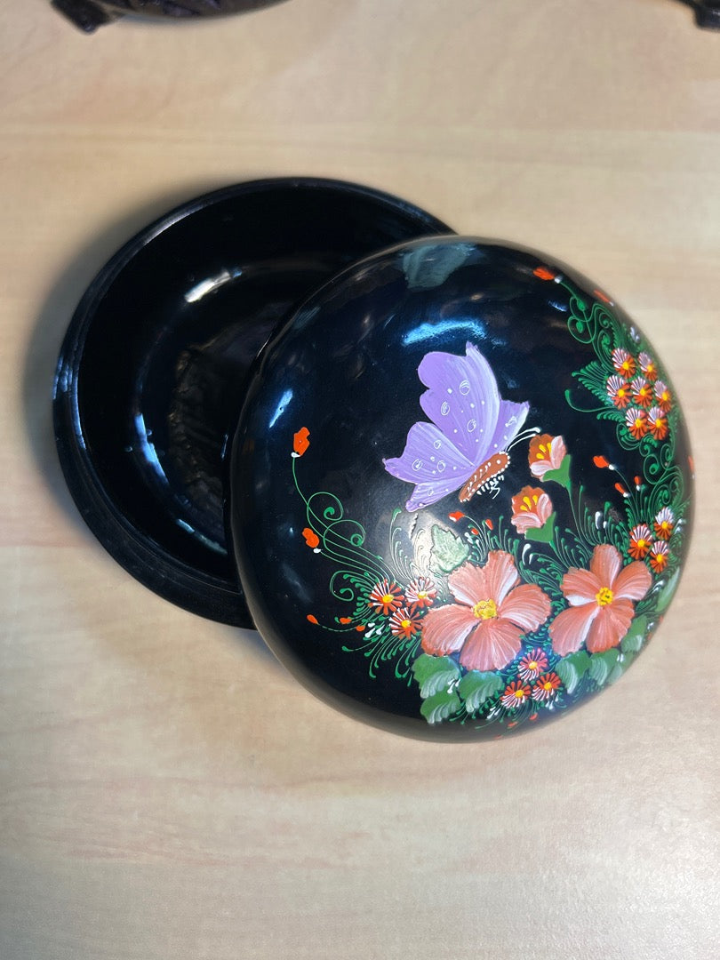 Boîte vintage laquée fleurs
