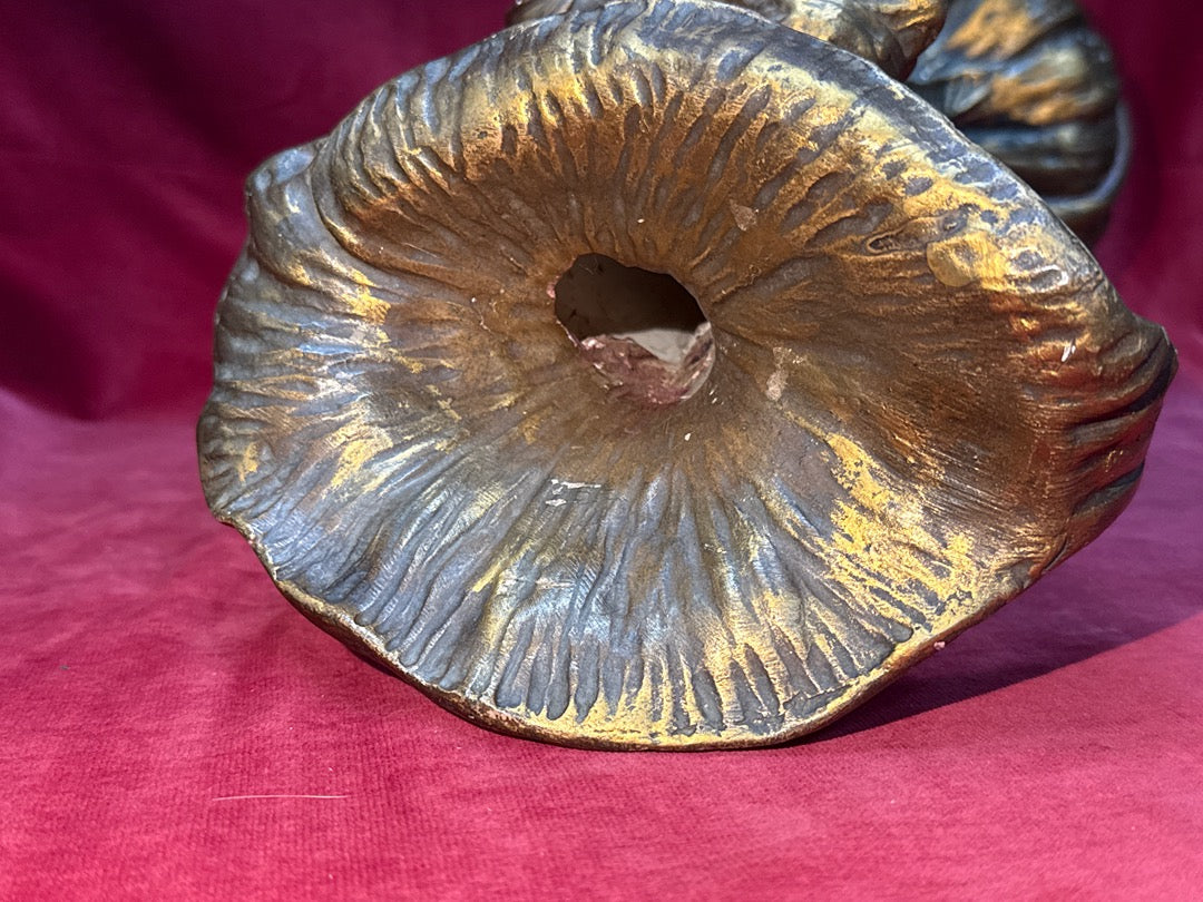 Vase art nouveau femme dorée en plâtre d'après Gustave Van Vaerenbergh