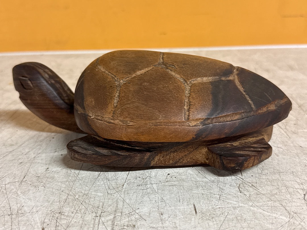 Boîte tortue – Bois sculpté vintage