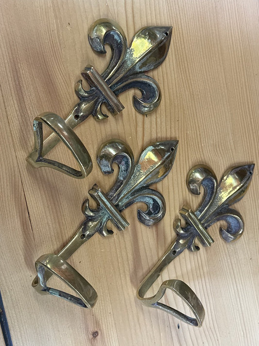 Embrasse de rideaux Patère – Vintage – Décoration – Fleur de lys laiton