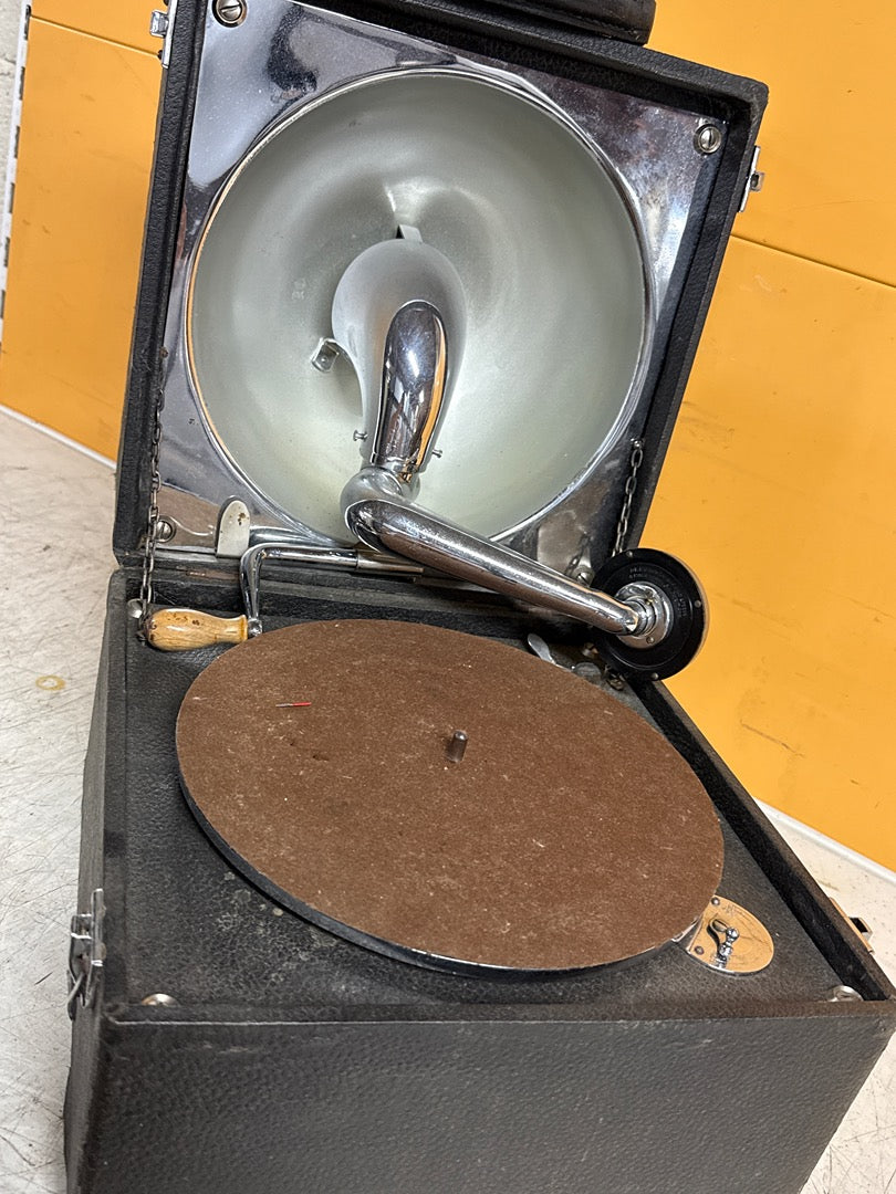 Gramophone portable – Valise ancienne en cuir