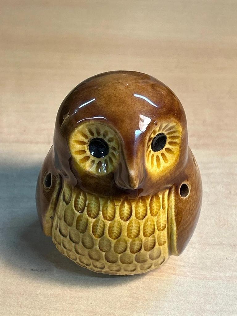 Statuette sculpté Chouette / Hibou Sifflet a oiseaux en céramique signé Jen