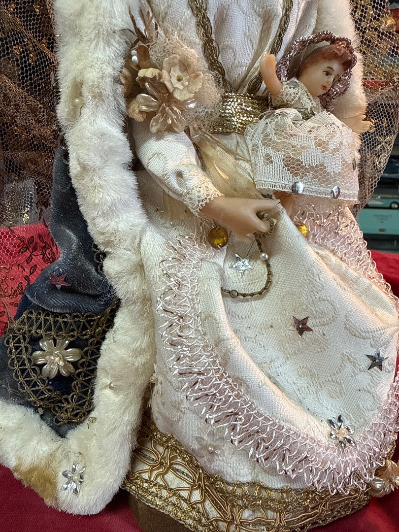 Figurine Vierge à l'enfant – Vintage – Ornement – Tissus dorés
