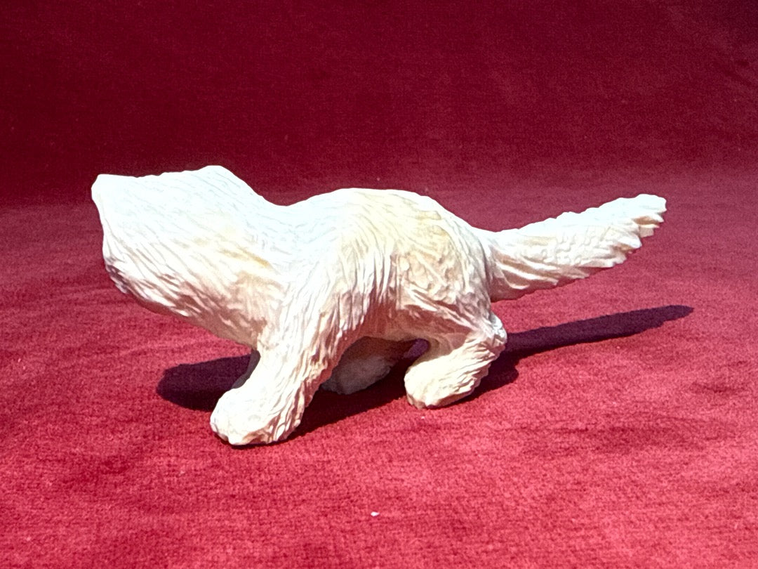 Petite figurine chat en os sculpté Signé Lechat