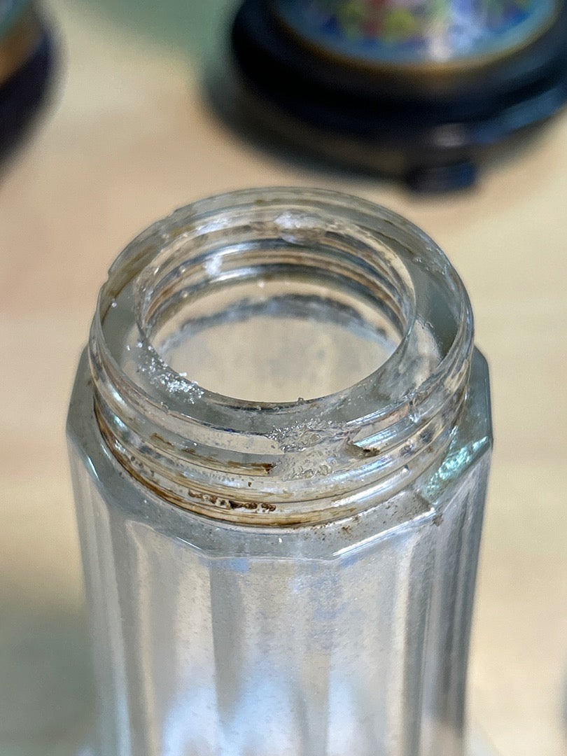 Salière – Ancien – Ustensiles De Cuisine – En Verre