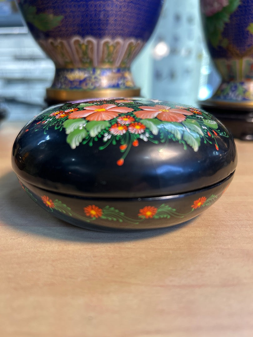 Boîte vintage laquée fleurs