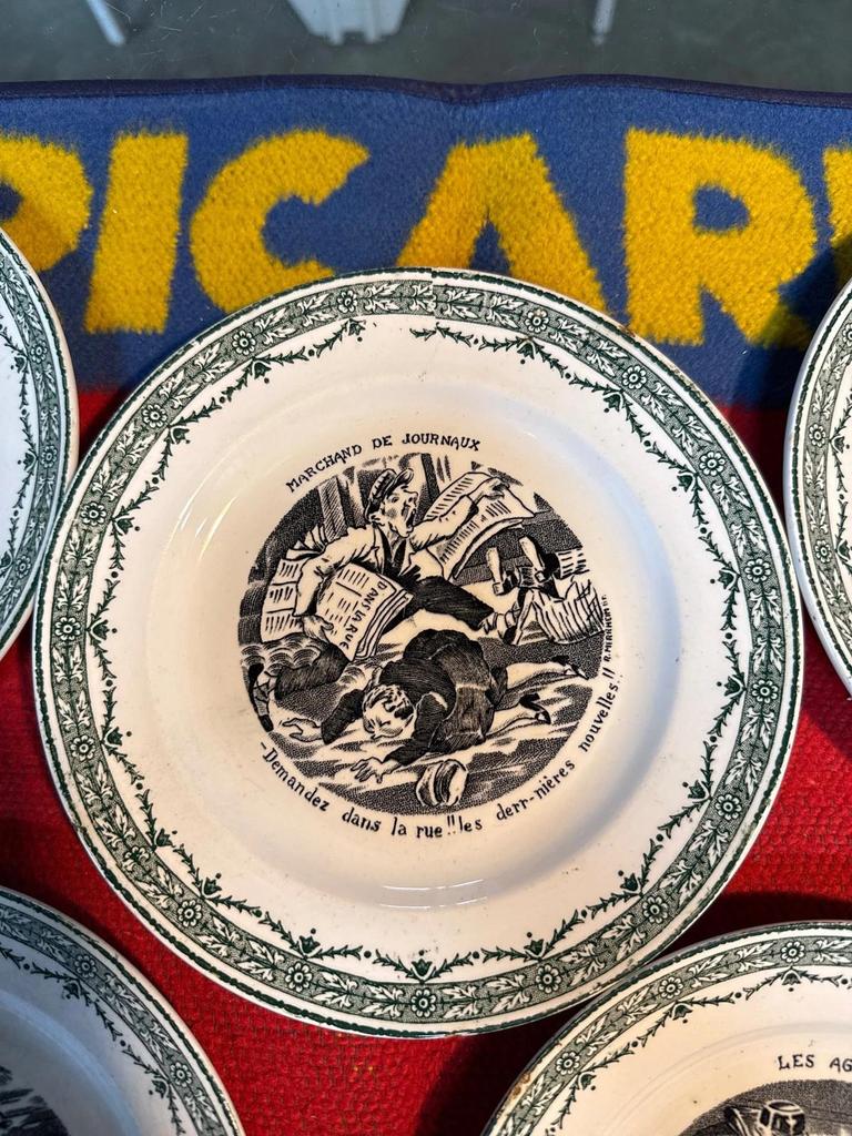 Lot d’assiettes vintage humoristique faïence St Amand