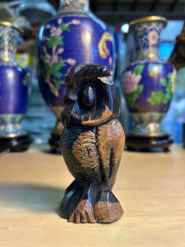 Statuette sculpté Chouette / Hibou en bois Foncé style forêt noire