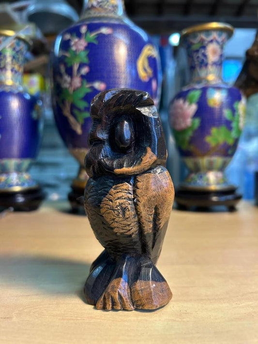 Statuette sculpté Chouette / Hibou en bois Foncé style forêt noire