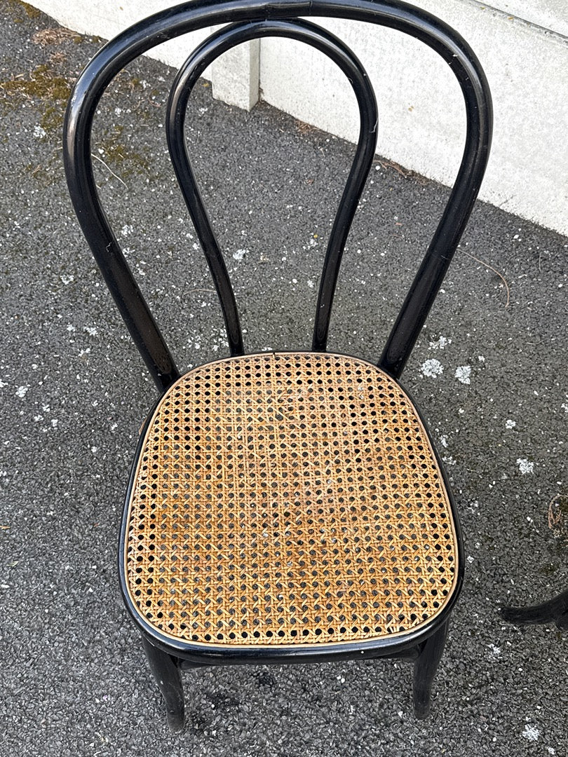 Chaises bistrot – Style Thonet – Mobilier – Bois noir et canne