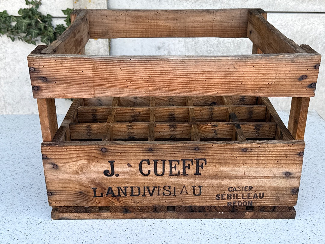 Casier à bouteilles – J. Cueff – Boîte – Bois vintage