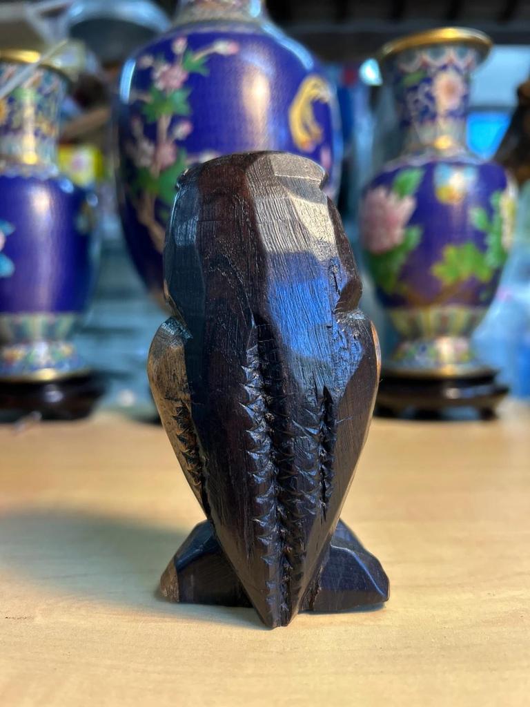 Statuette sculpté Chouette / Hibou en bois Foncé style forêt noire