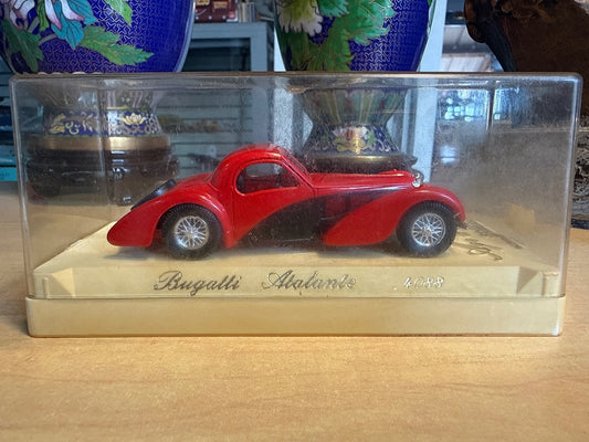 Voiture miniature – Solido Bugatti Atalante – Jouets – Modèle vintage rouge