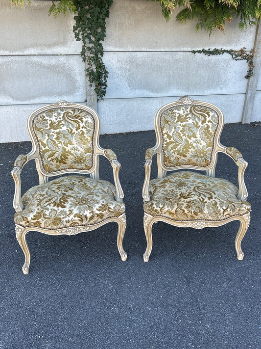 Paire de fauteuils de style Louis Xv