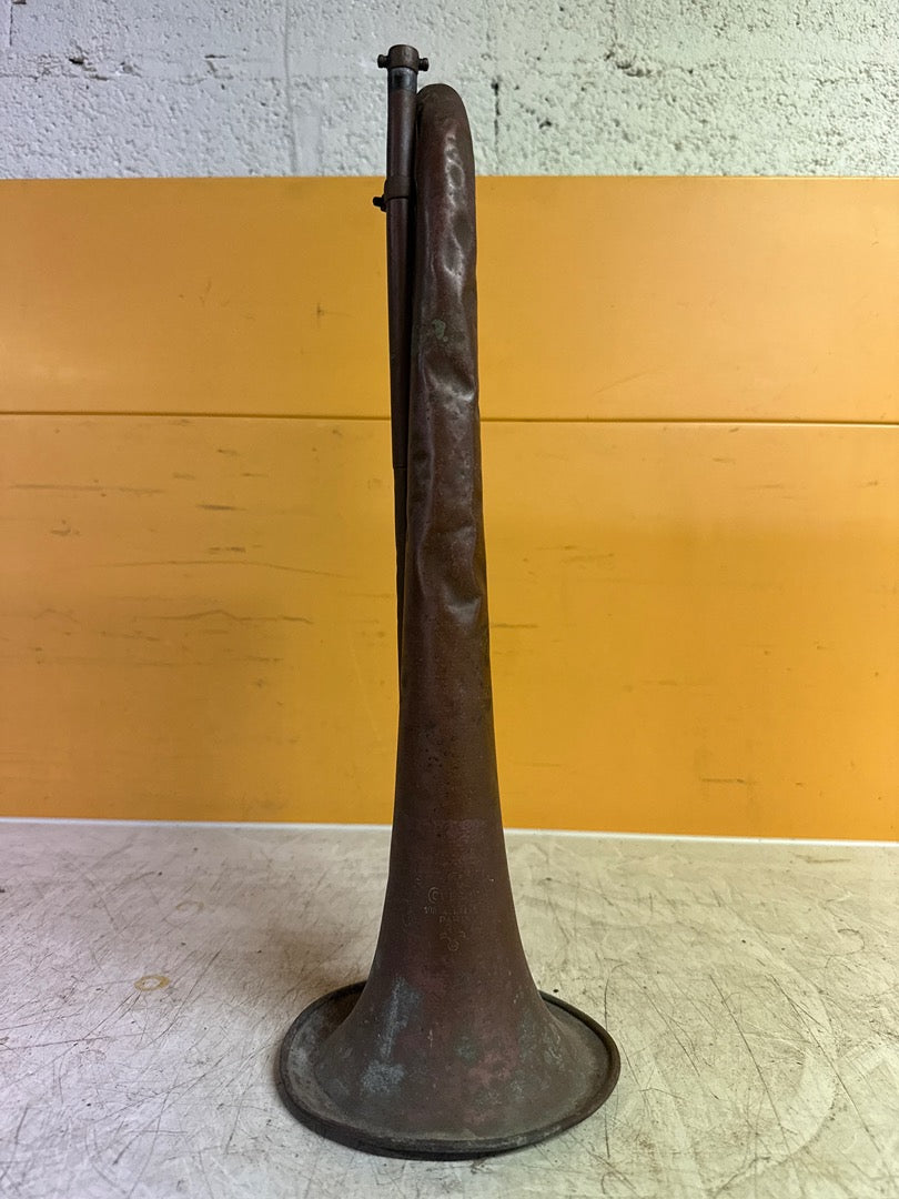 Bugle Couesnon – Ancien cor de chasse en cuivre