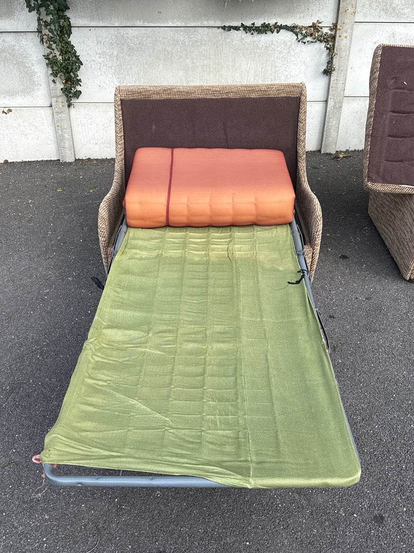 Fauteuils convertibles vintage – Tissu beige et marron