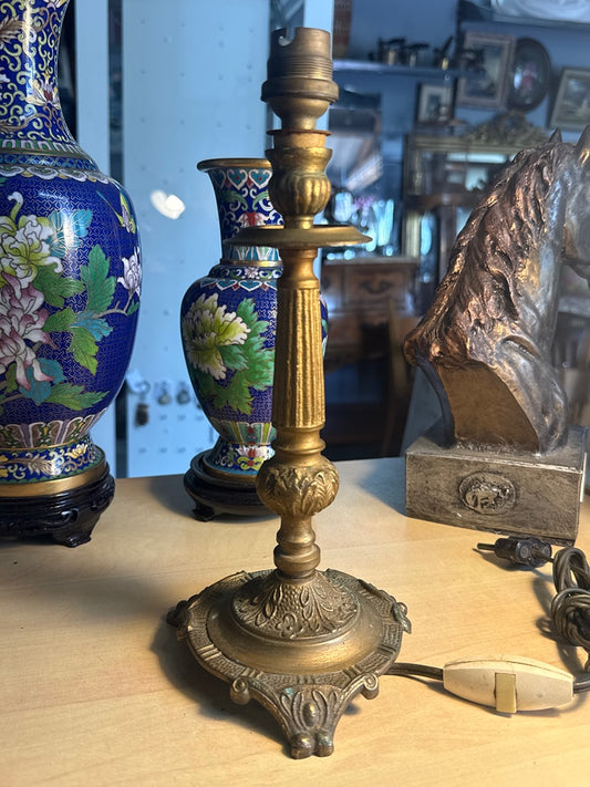 Pied de lampe – Vintage – Table Lamps – Laiton ou bronze doré a déterminer