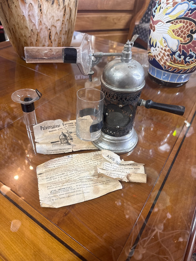 Pulvérisateur – Parisien – Décoration – Curiosité